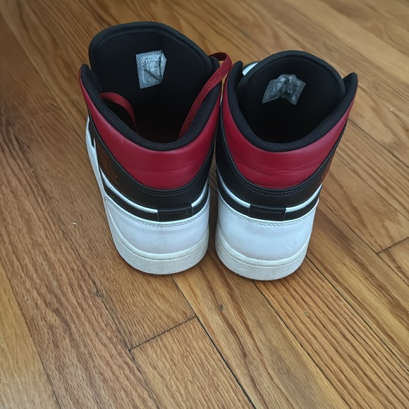 Nike - Picture 3 of 5